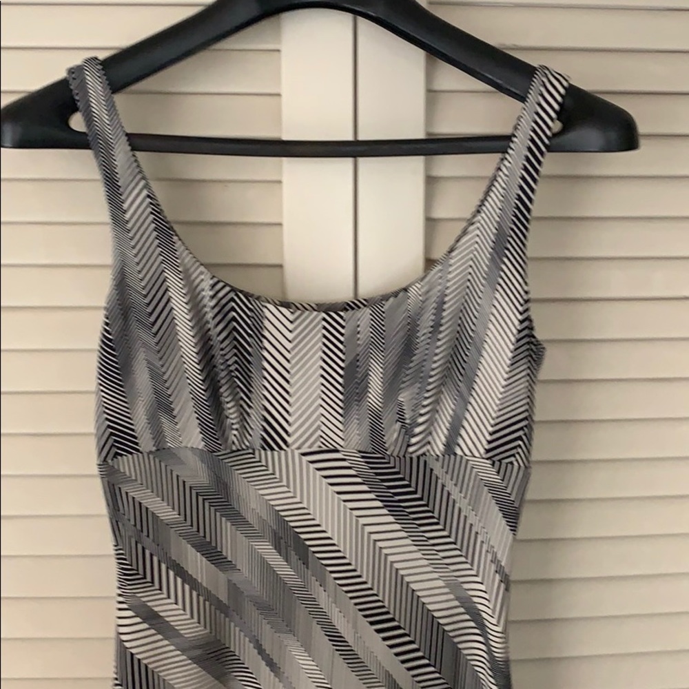 BCBG cool pattern crooked hem summer dress - Picture 2 of 3